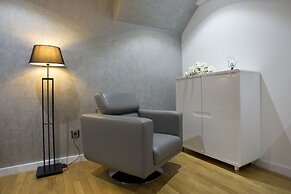 The Queen Luxury Apartments - Villa Cortina