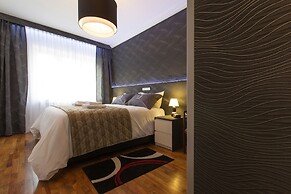 The Queen Luxury Apartments - Villa Cortina