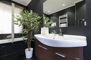 The Queen Luxury Apartments - Villa Cortina