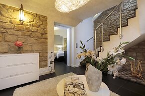 The Queen Luxury Apartments - Villa Cortina