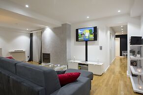 The Queen Luxury Apartments - Villa Cortina