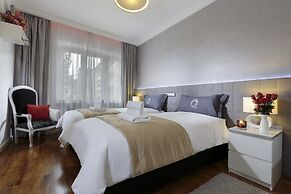 The Queen Luxury Apartments - Villa Cortina