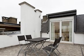 The Queen Luxury Apartments - Villa Cortina