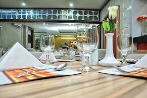 Rangkayo Basa Halal Hotel