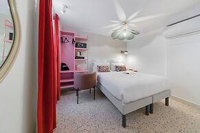 Trendy Canette Hotel