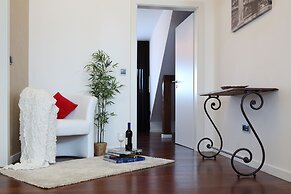 The Queen Luxury Apartments - Villa Giada