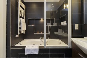 The Queen Luxury Apartments - Villa Giada