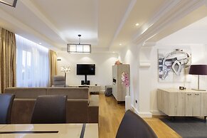 The Queen Luxury Apartments - Villa Giada