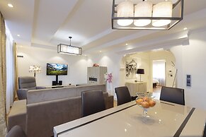 The Queen Luxury Apartments - Villa Giada