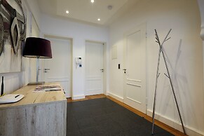 The Queen Luxury Apartments - Villa Giada