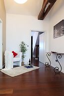 The Queen Luxury Apartments - Villa Giada