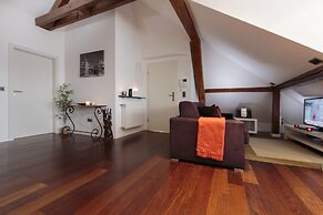 The Queen Luxury Apartments - Villa Giada