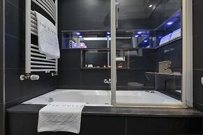 The Queen Luxury Apartments - Villa Giada