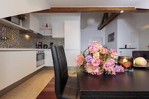 The Queen Luxury Apartments - Villa Giada