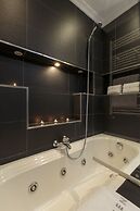 The Queen Luxury Apartments - Villa Giada