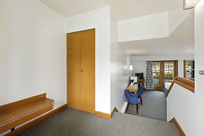 Canadian Princess Lodge & Marina