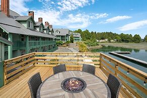 Canadian Princess Lodge & Marina