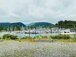 Canadian Princess Lodge & Marina