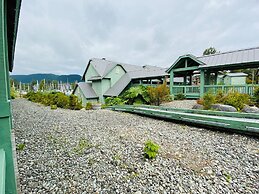 Canadian Princess Lodge & Marina