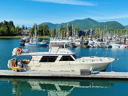 Canadian Princess Lodge & Marina