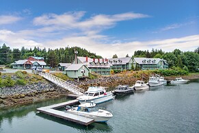 Canadian Princess Lodge & Marina