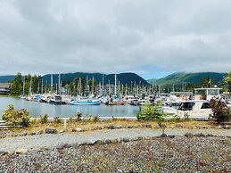 Canadian Princess Lodge & Marina