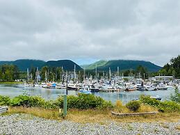 Canadian Princess Lodge & Marina