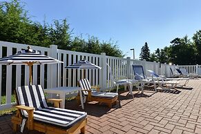 Acadia Inn