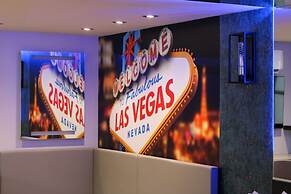 Olux Hotel Motel & Suites