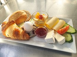 Guesthouse Eleven Hotel