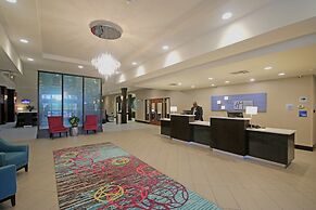 Holiday Inn Express & Suites Charlotte North, an IHG Hotel