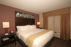 Holiday Inn Express & Suites Charlotte North, an IHG Hotel