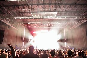 Holiday Inn Express & Suites Charlotte North by IHG