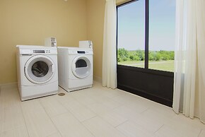 Holiday Inn Express & Suites Cuero by IHG