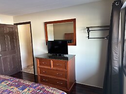 All Star Inn & Suites