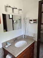 All Star Inn & Suites