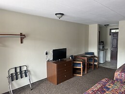 All Star Inn & Suites