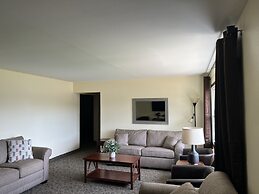 All Star Inn & Suites