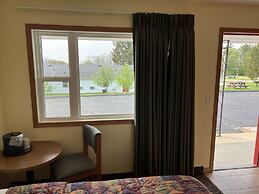 All Star Inn & Suites