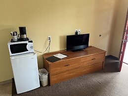 All Star Inn & Suites