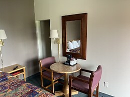All Star Inn & Suites