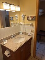 All Star Inn & Suites