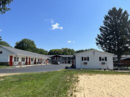 All Star Inn & Suites