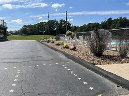 All Star Inn & Suites