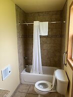 All Star Inn & Suites