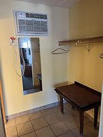 All Star Inn & Suites