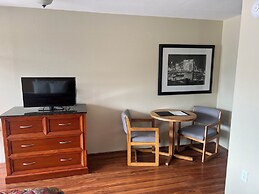 All Star Inn & Suites