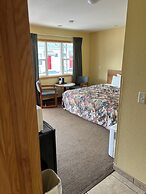 All Star Inn & Suites