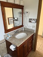 All Star Inn & Suites