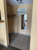 All Star Inn & Suites